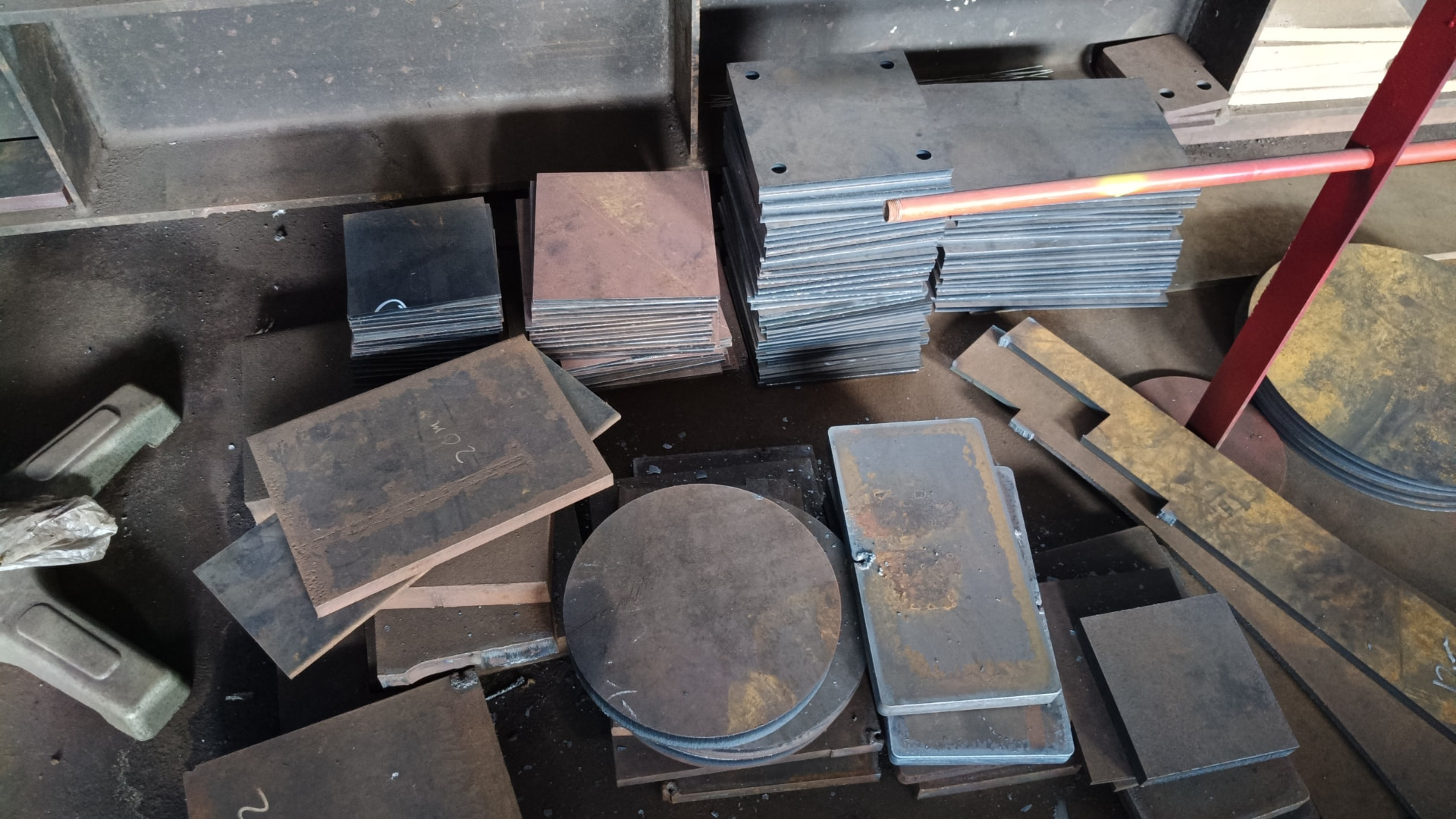 Laser-cut mild steel plates and profiles