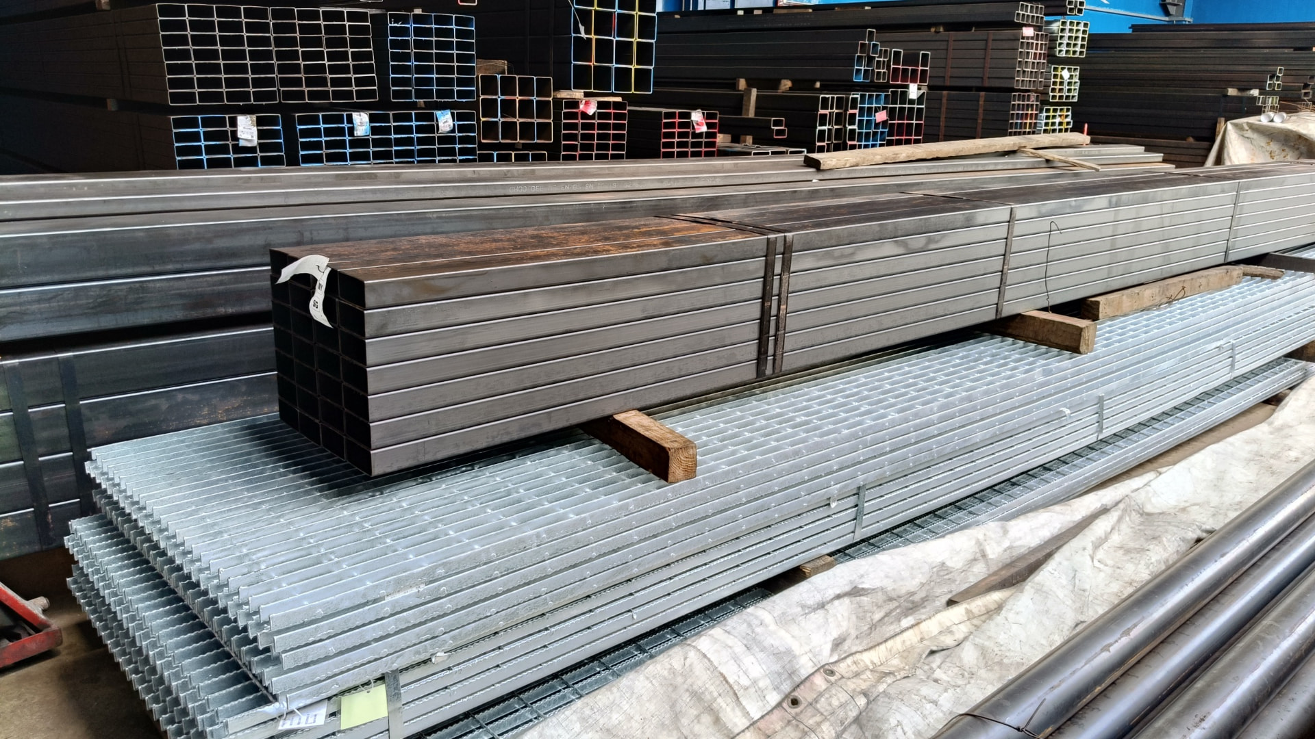 Hollow sections and steel grating ready for delivery
