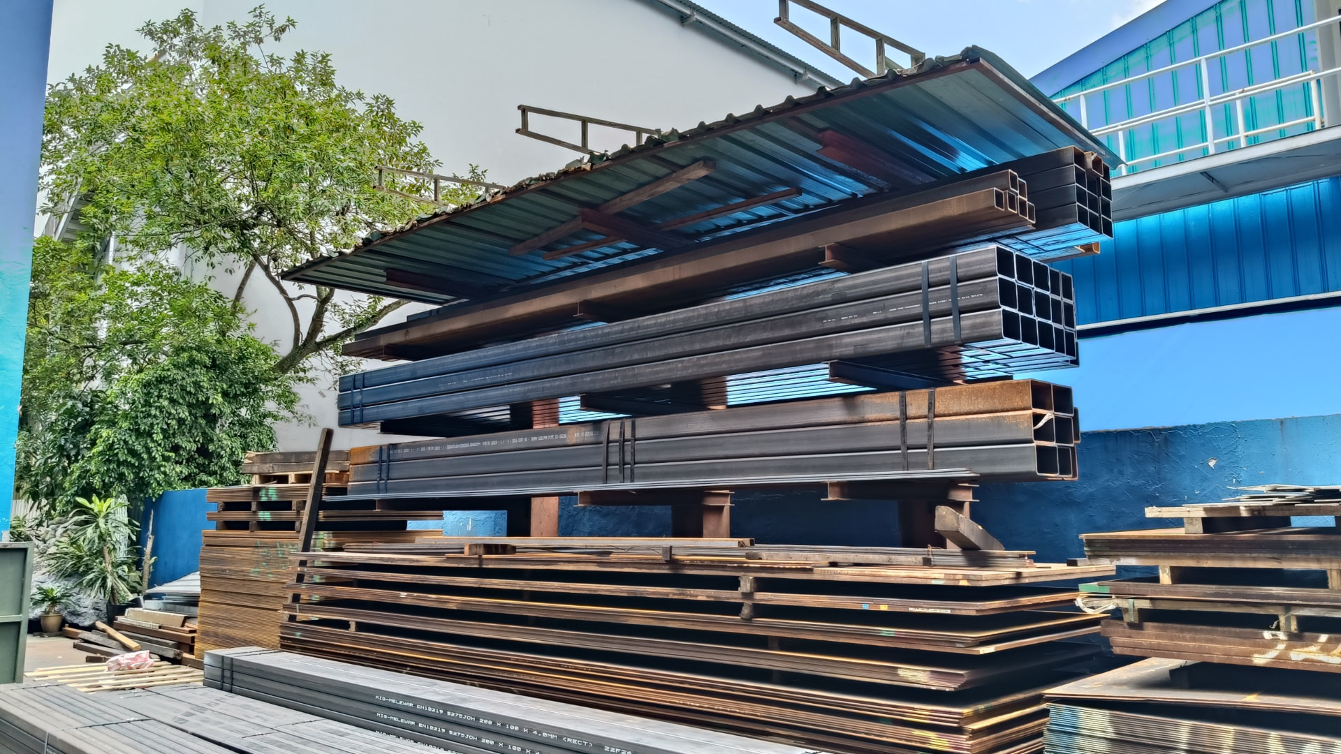 Outdoor racks of structural steel sections and plates